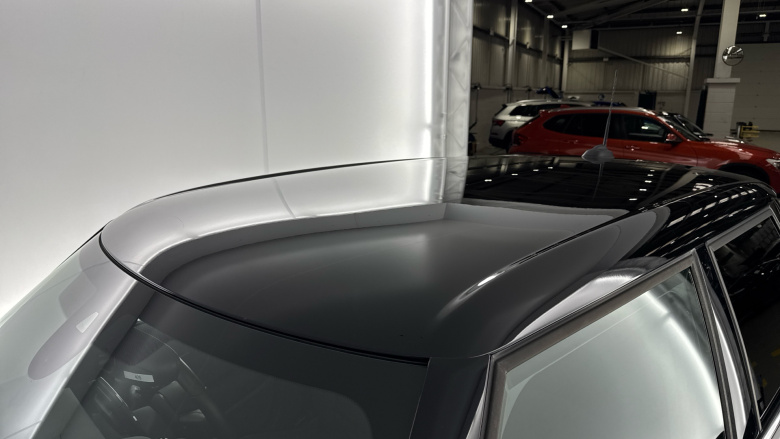 MINI Hatchback 1.5 Cooper Classic Premium 5dr Petrol Hatchback